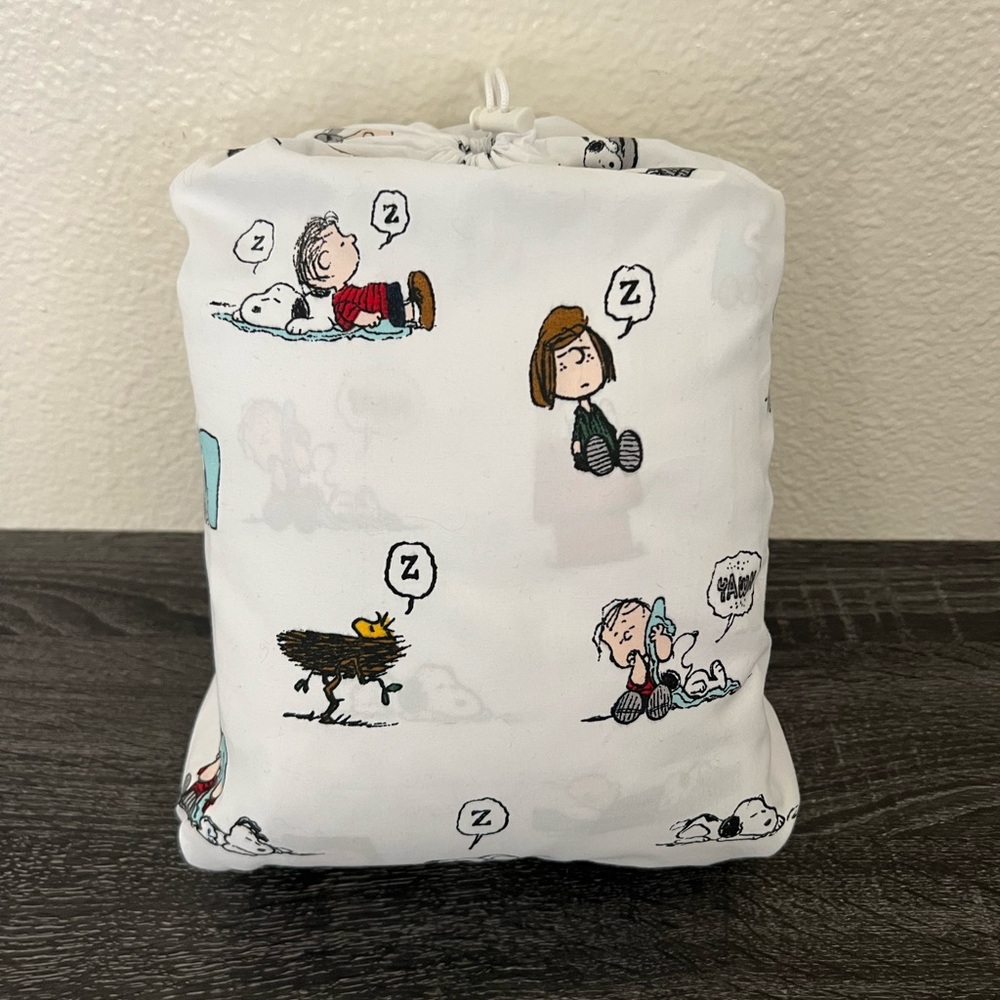 Sleeping Peanuts Queen Sheets Set